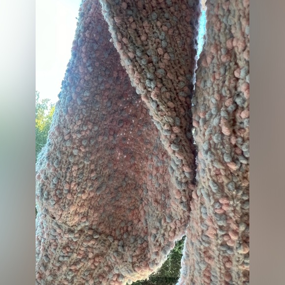 Chelsea & Theodore women’s pink and blue sweater size M - Picture 2 of 4